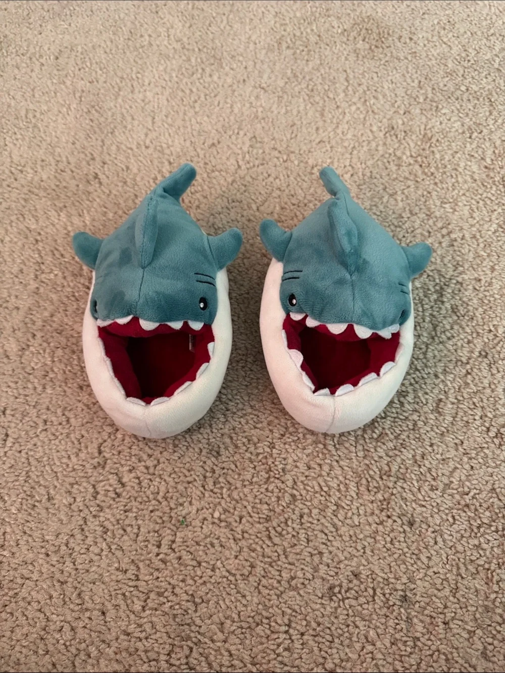 Cat & Jack Shark Slippers Toddler Boys Size S (5/6) Knox Shark Loafers A5035